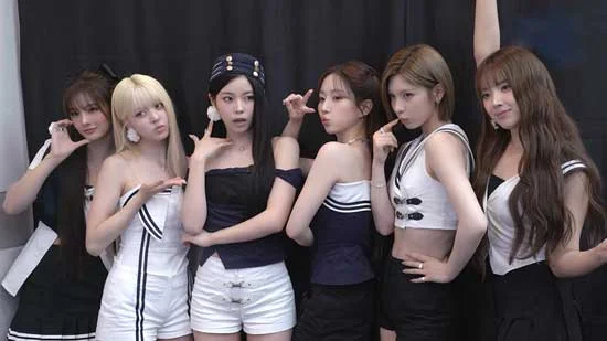 Женская к-поп группа NMIXX выпустит вебтун для продвижения первого полноформатного альбома «Blue Valentine»
